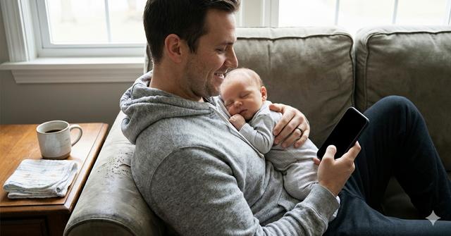 background cover of 5 Steps to let Fathers Step Into Shared Baby Tracking